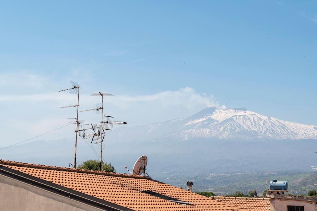 Un Passo Dal Mare Due Dall'Etna Giardini Naxos Exterior foto
